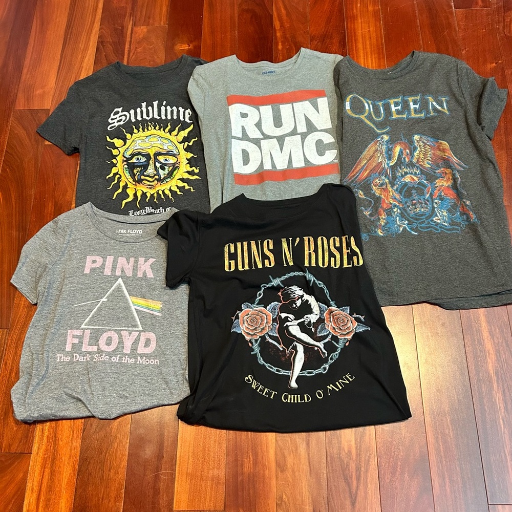 Rock graphic tees. Tshirt. Set of 5. Queen,Pink Floyd, run DMC, sublime, GnR